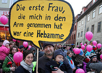 Hebammenprotest - Unterstützen Sie die Hebammen! Hebammenprotest - Unterstützen Sie die Hebammen!