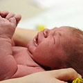 Risiko Kaiserschnitt - Was der Kaiserschnitt fr Kind, Mutter und Vater zur Folge hat