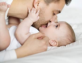 Pampers-Umfrage unter Vätern: Der moderne Vater