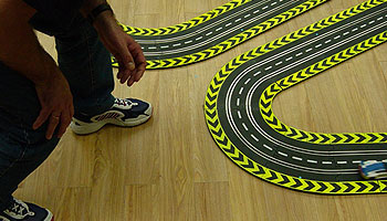 Vater, Sohn und Carrera-Bahn Vater, Sohn und Carrera-Bahn