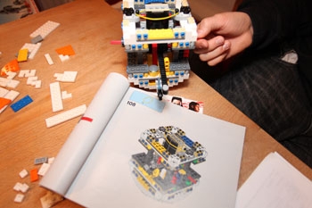 Technik im Inneren des Lego Star Wars BB-8 Modells