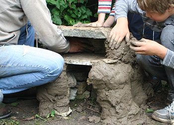 Lehmofen (Pizzaofen) selber bauen - Anfeuern